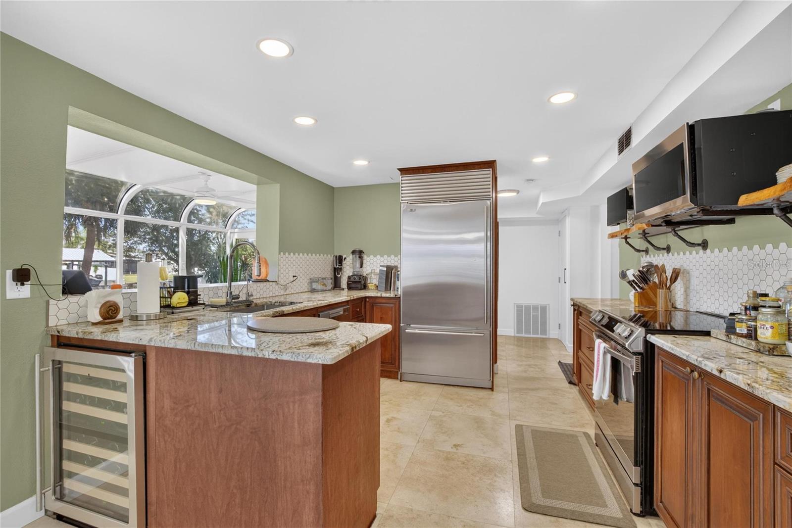 10718 DRUMMOND RD — photo 18
