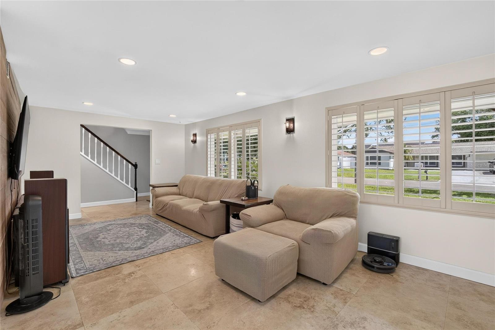 10718 DRUMMOND RD — photo 16