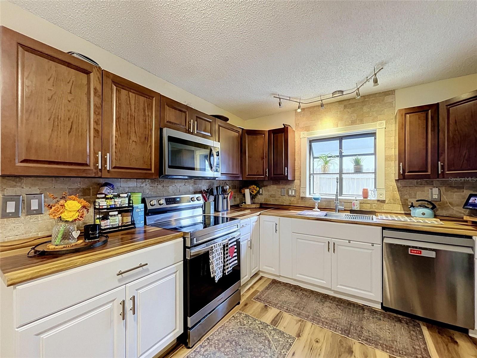 6250 CEDARBROOK DR N — photo 13