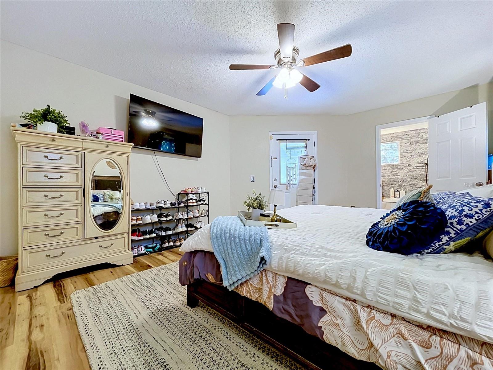 6250 CEDARBROOK DR N — photo 32