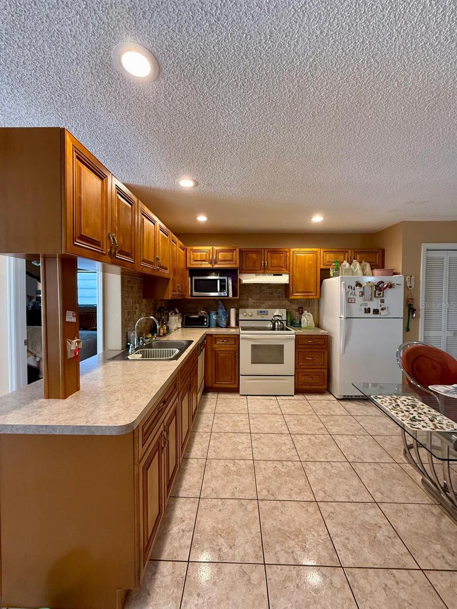 8949 FOREST LAKE DR — photo 13
