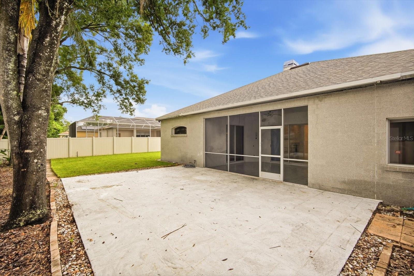 14902 DEVONSHIRE WOODS PL — photo 32