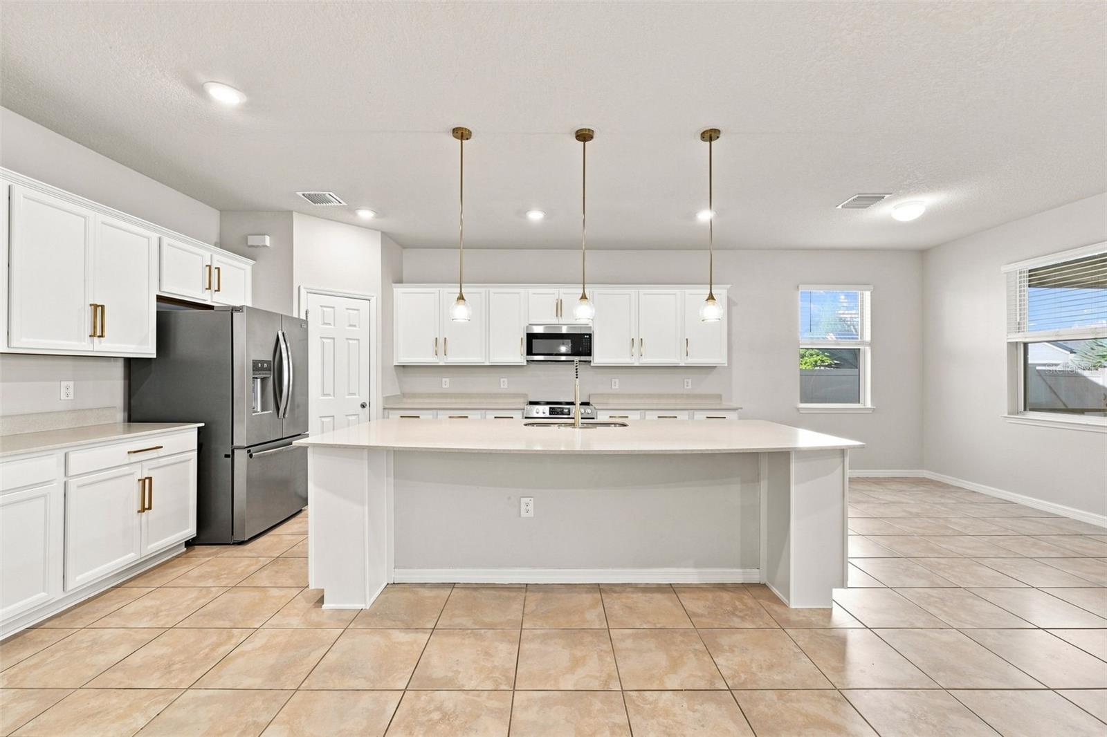 18359 CORTES CREEK BLVD — photo 4