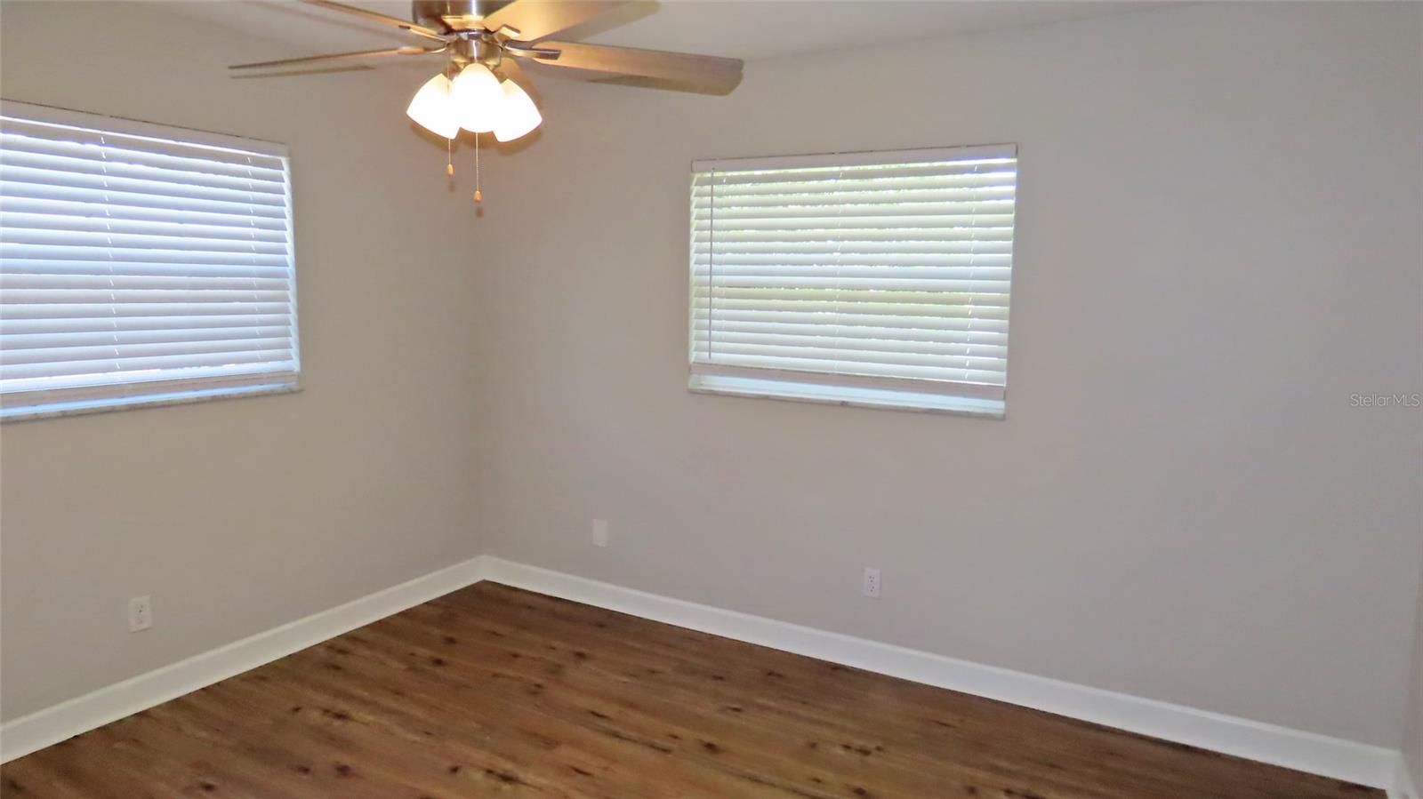2376 MILLWOOD LN — photo 18