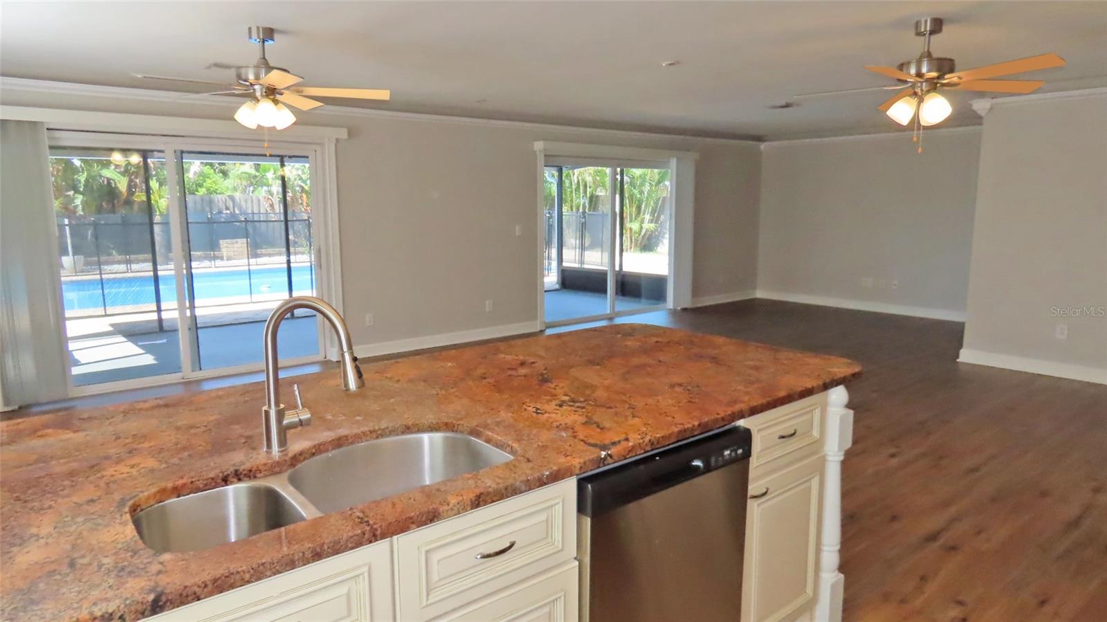 2376 MILLWOOD LN — photo 7