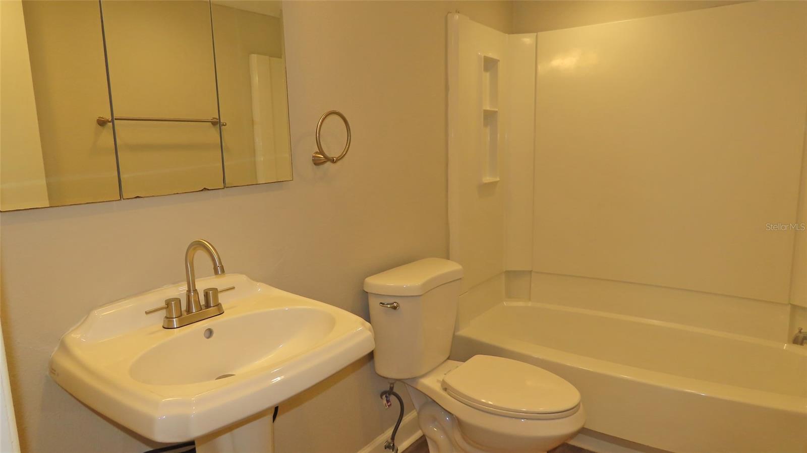 2376 MILLWOOD LN — photo 20