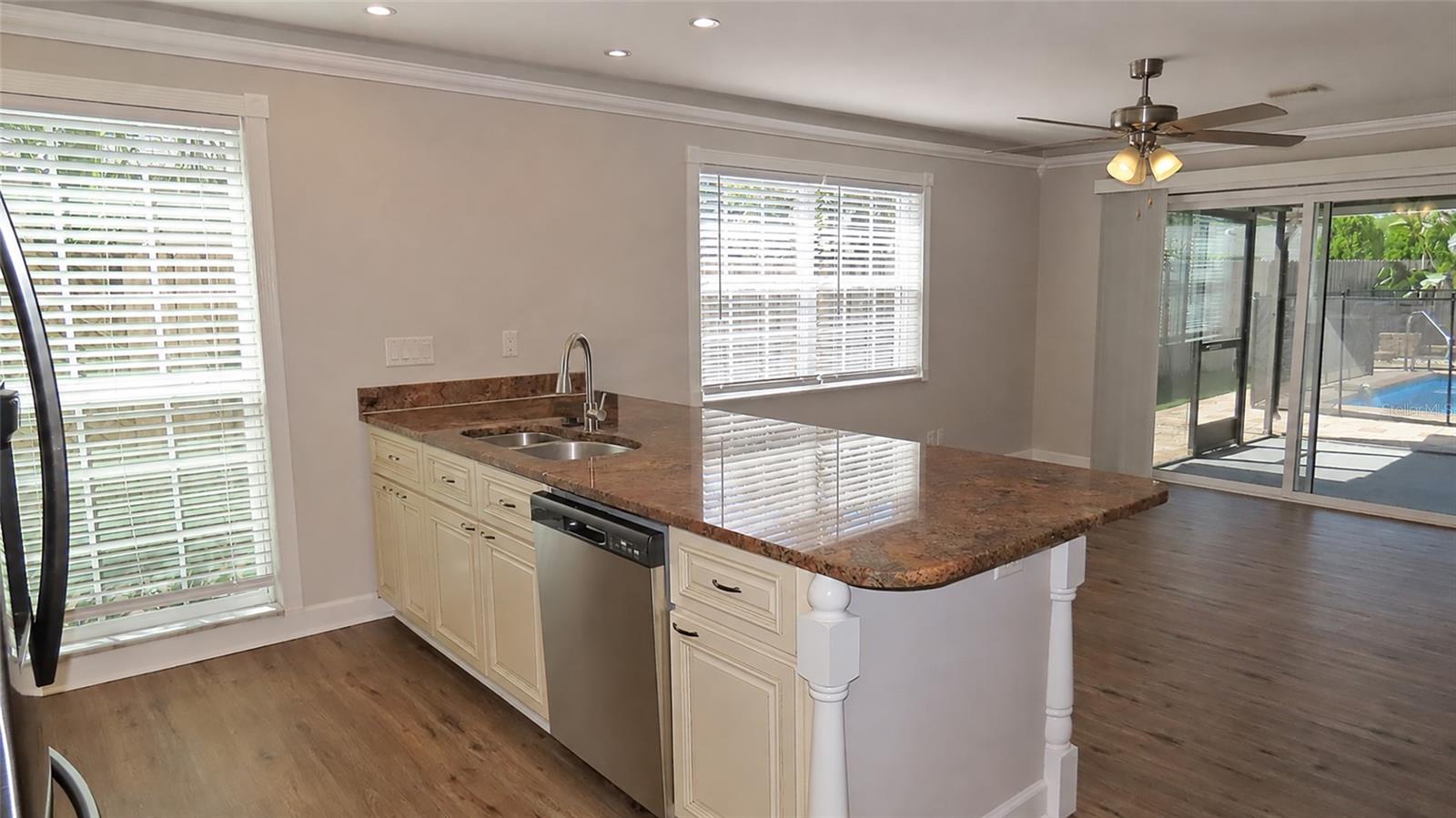 2376 MILLWOOD LN — photo 6