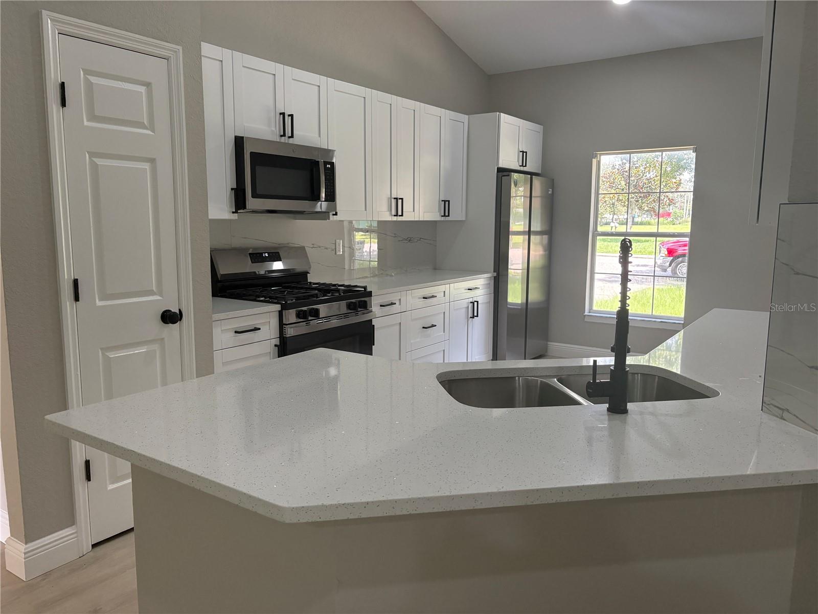 1415 CRISTO REY PL — photo 3