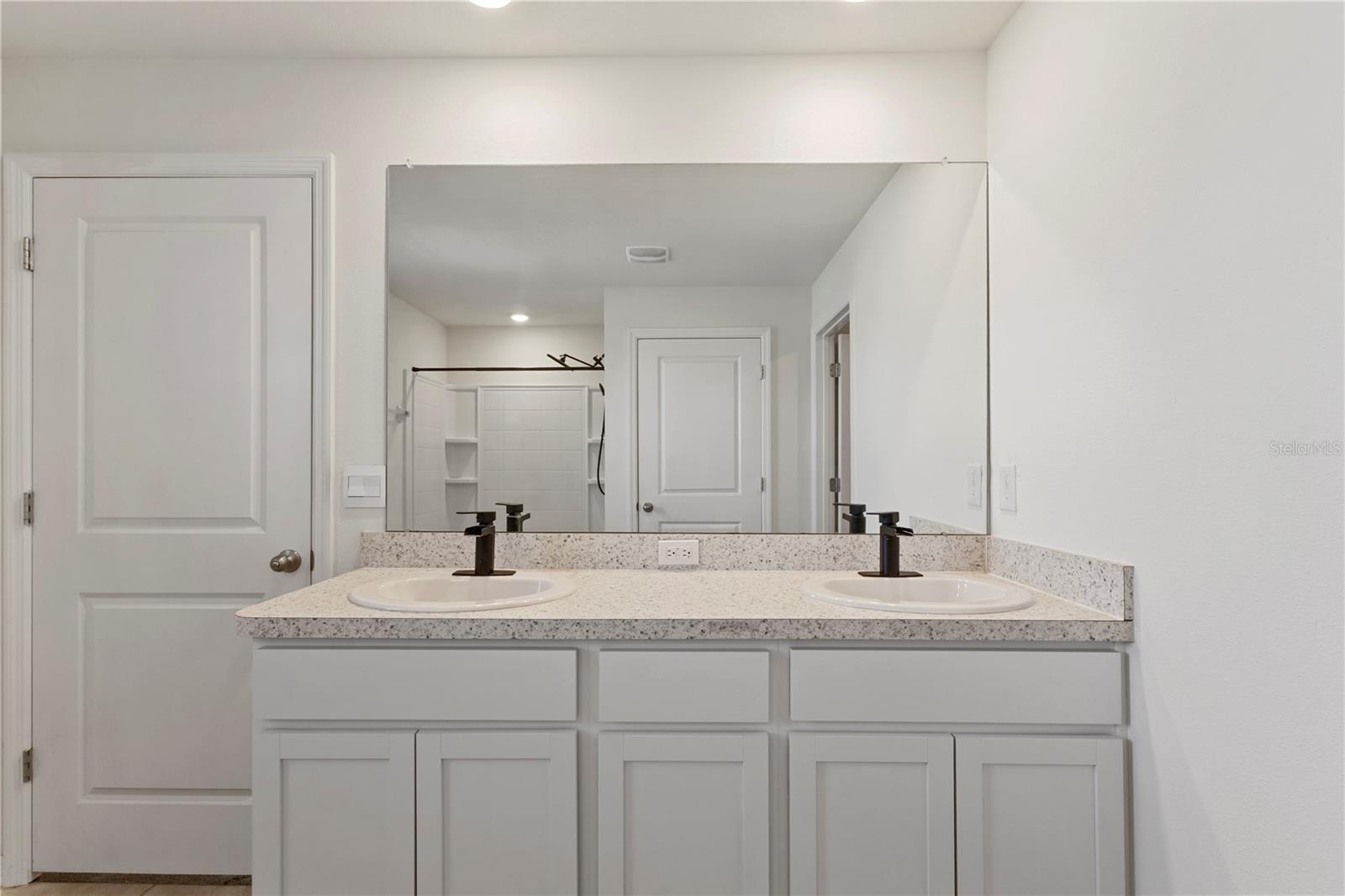 13695 WINEBERRY DR — photo 21