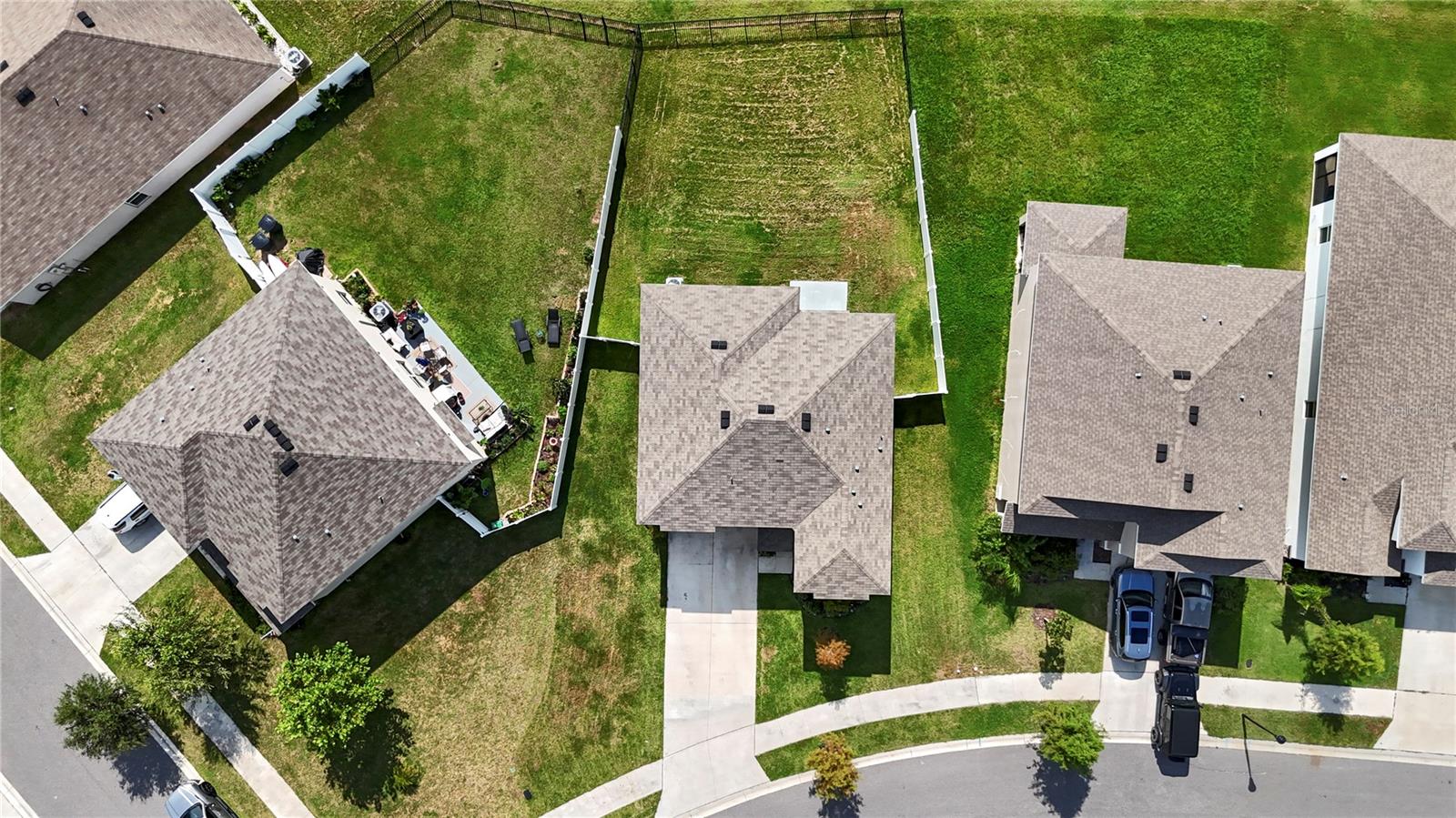 13695 WINEBERRY DR — photo 42