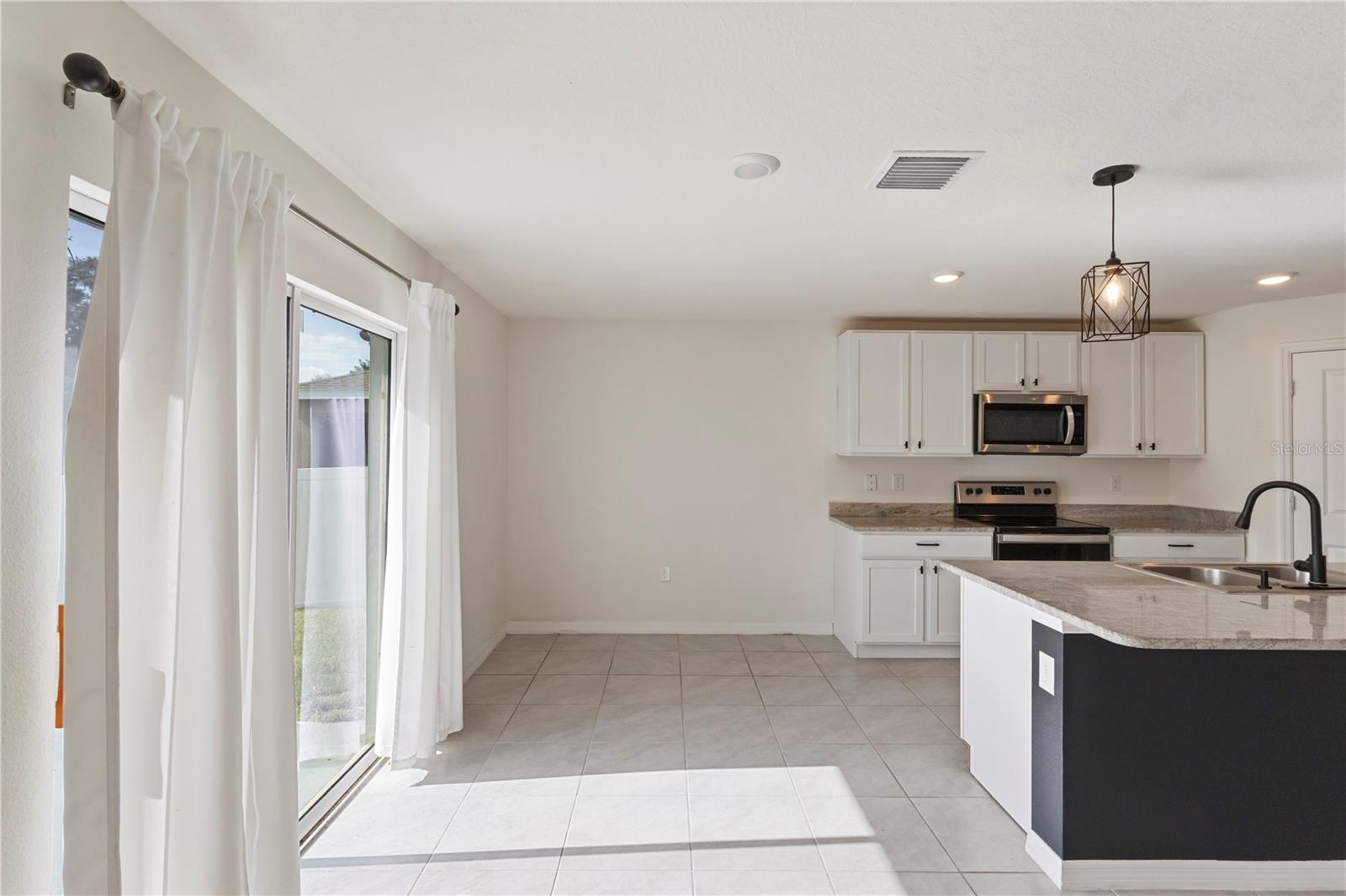 13695 WINEBERRY DR — photo 9