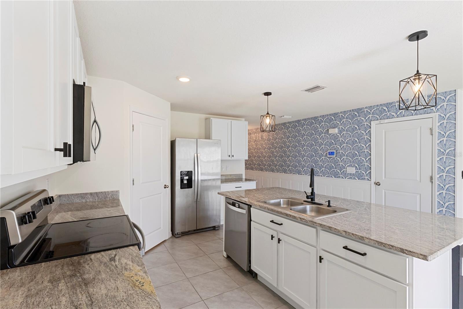 13695 WINEBERRY DR — photo 8