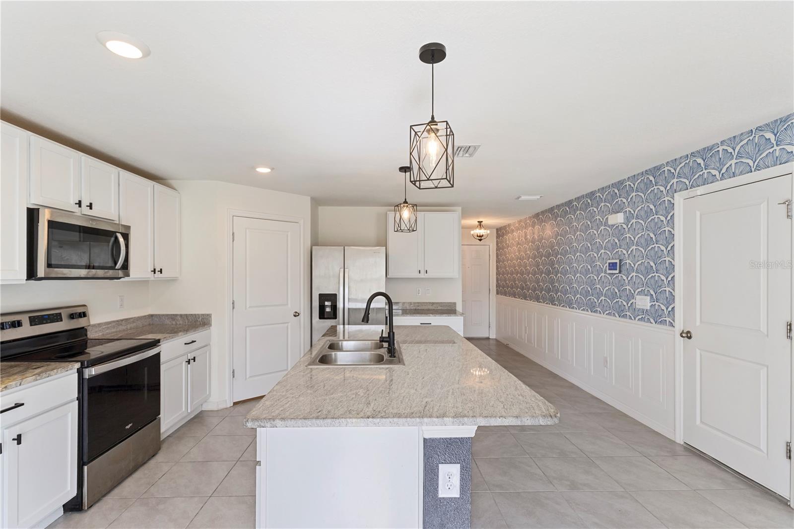13695 WINEBERRY DR — photo 10