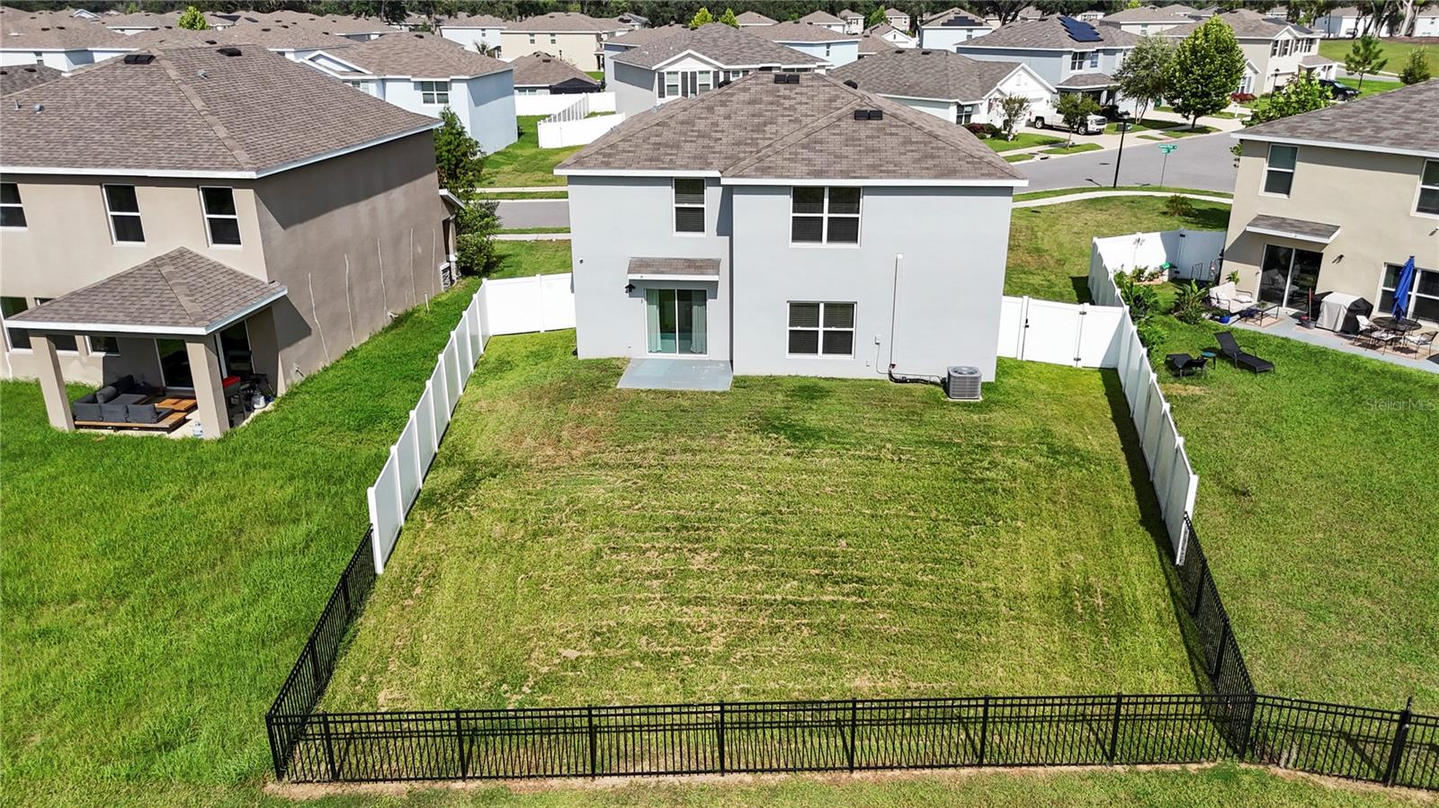 13695 WINEBERRY DR — photo 39