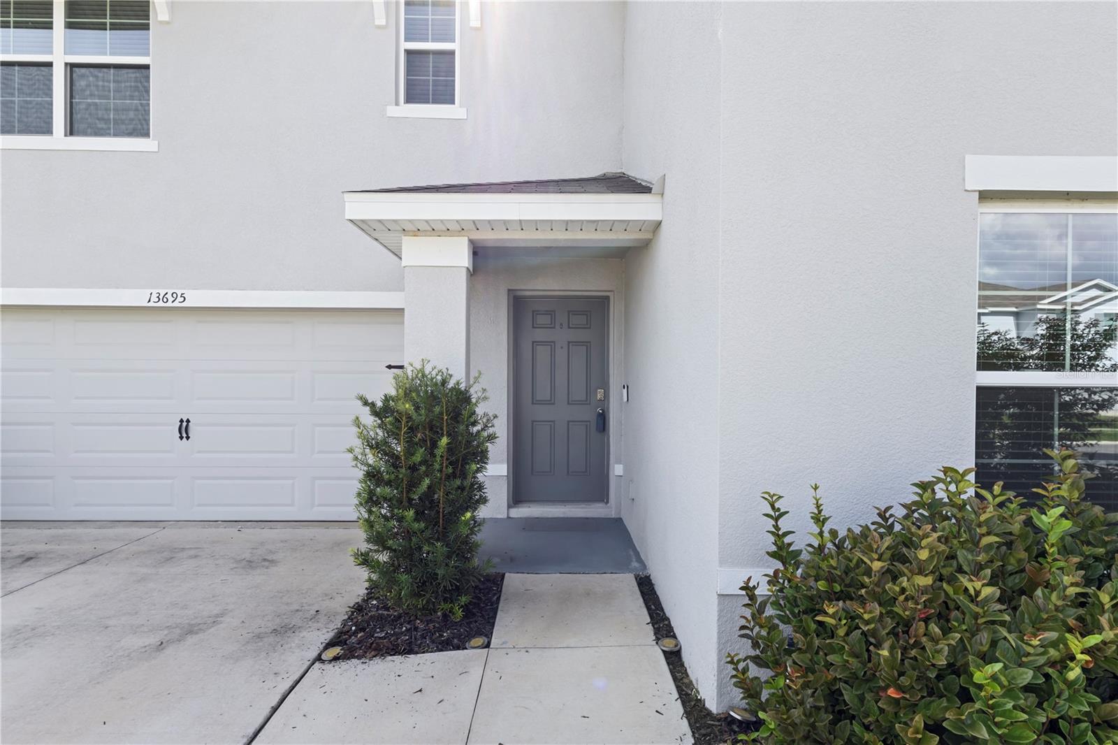 13695 WINEBERRY DR — photo 31