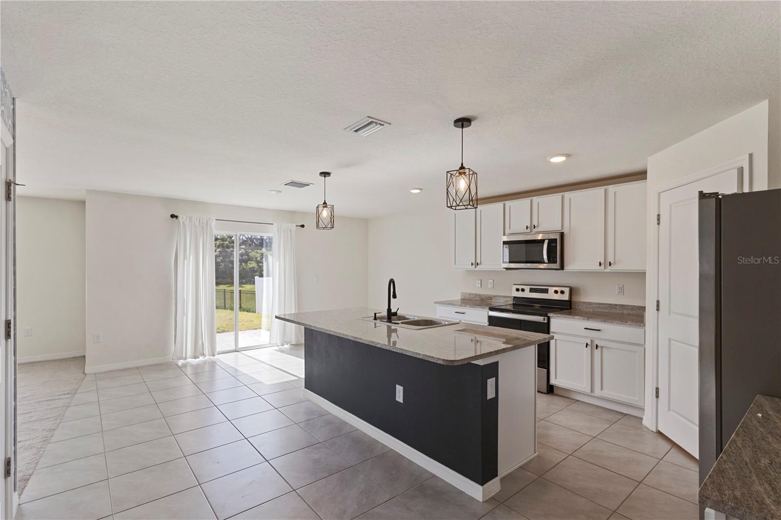 13695 WINEBERRY DR — photo 7