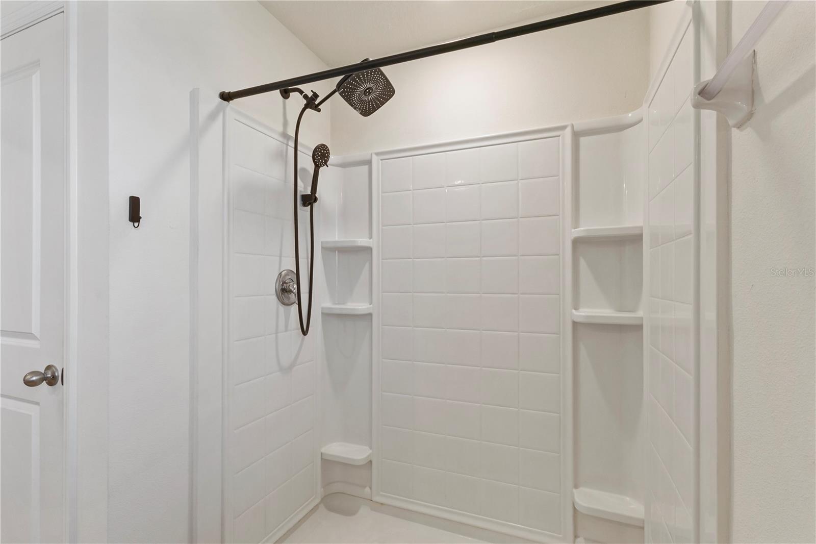 13695 WINEBERRY DR — photo 23