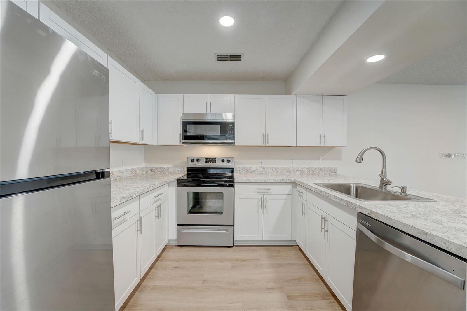 12125 SPARTAN WAY #201 — photo 8