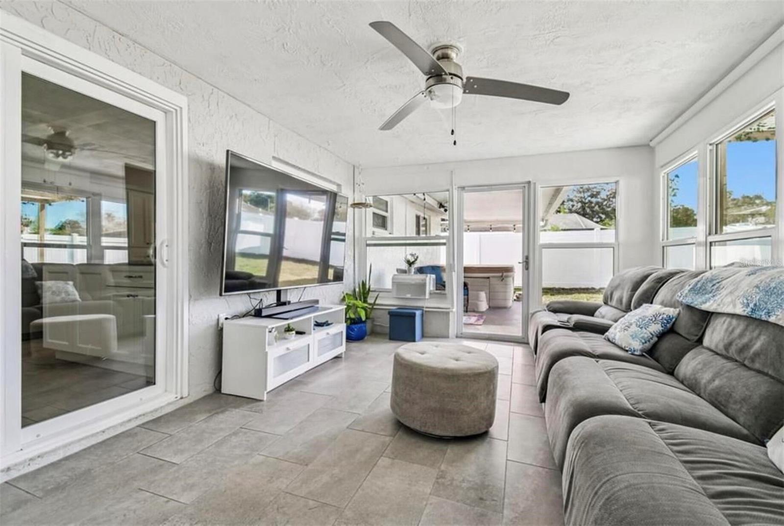 7519 HOLLY LAKE LN — photo 23