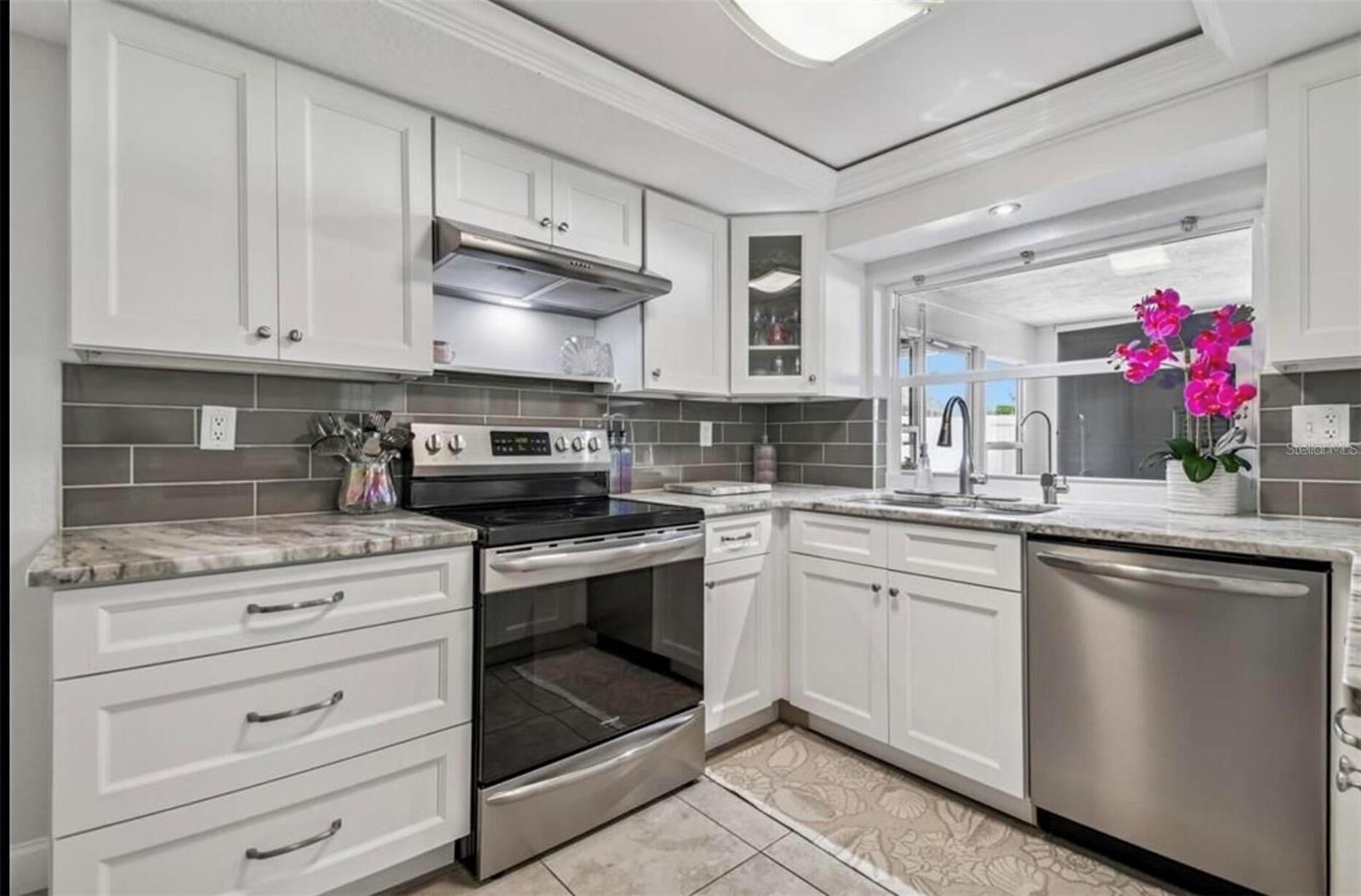 7519 HOLLY LAKE LN — photo 7