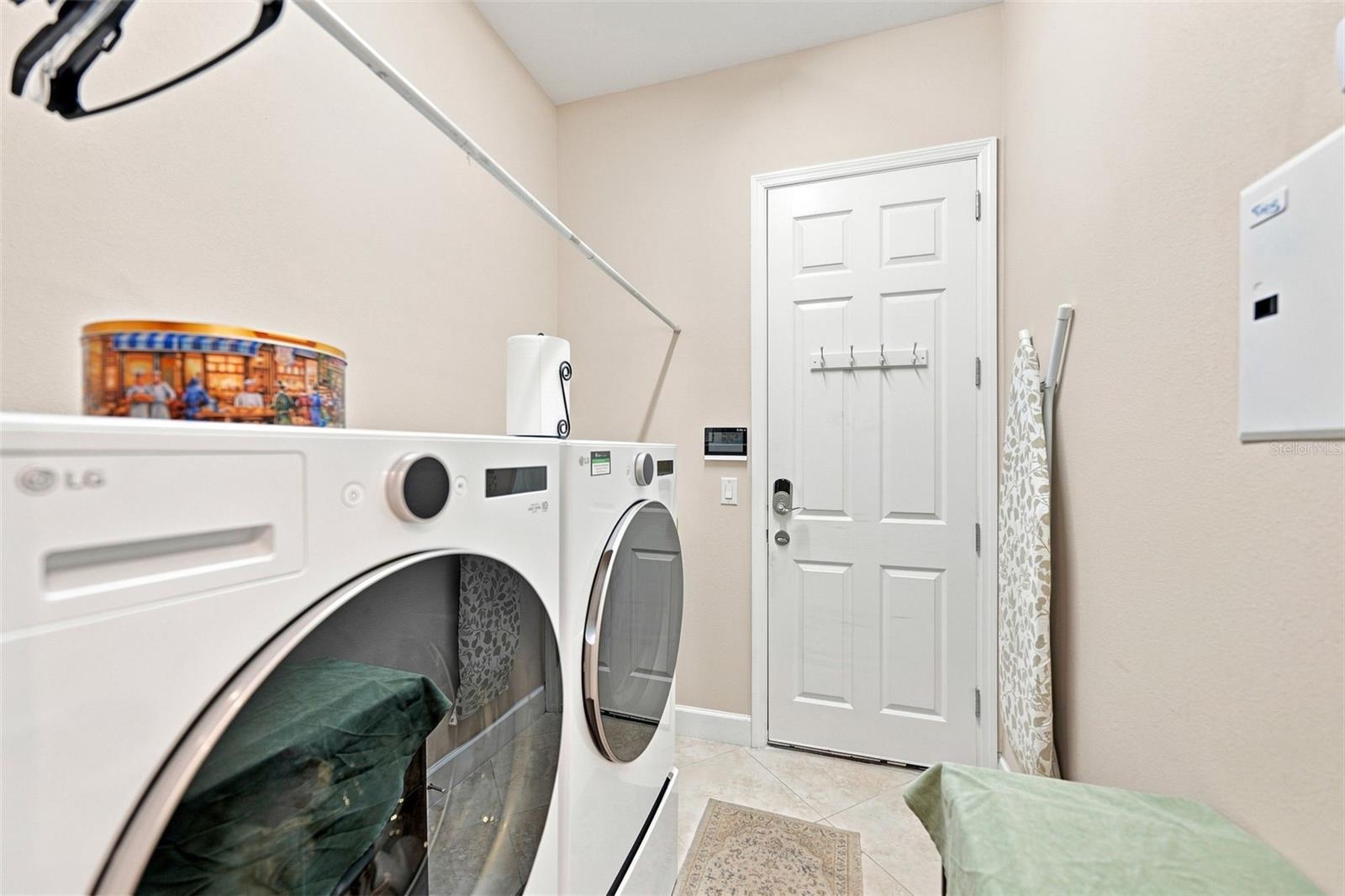 2109 SIFIELD GREENS WAY #70 — photo 38