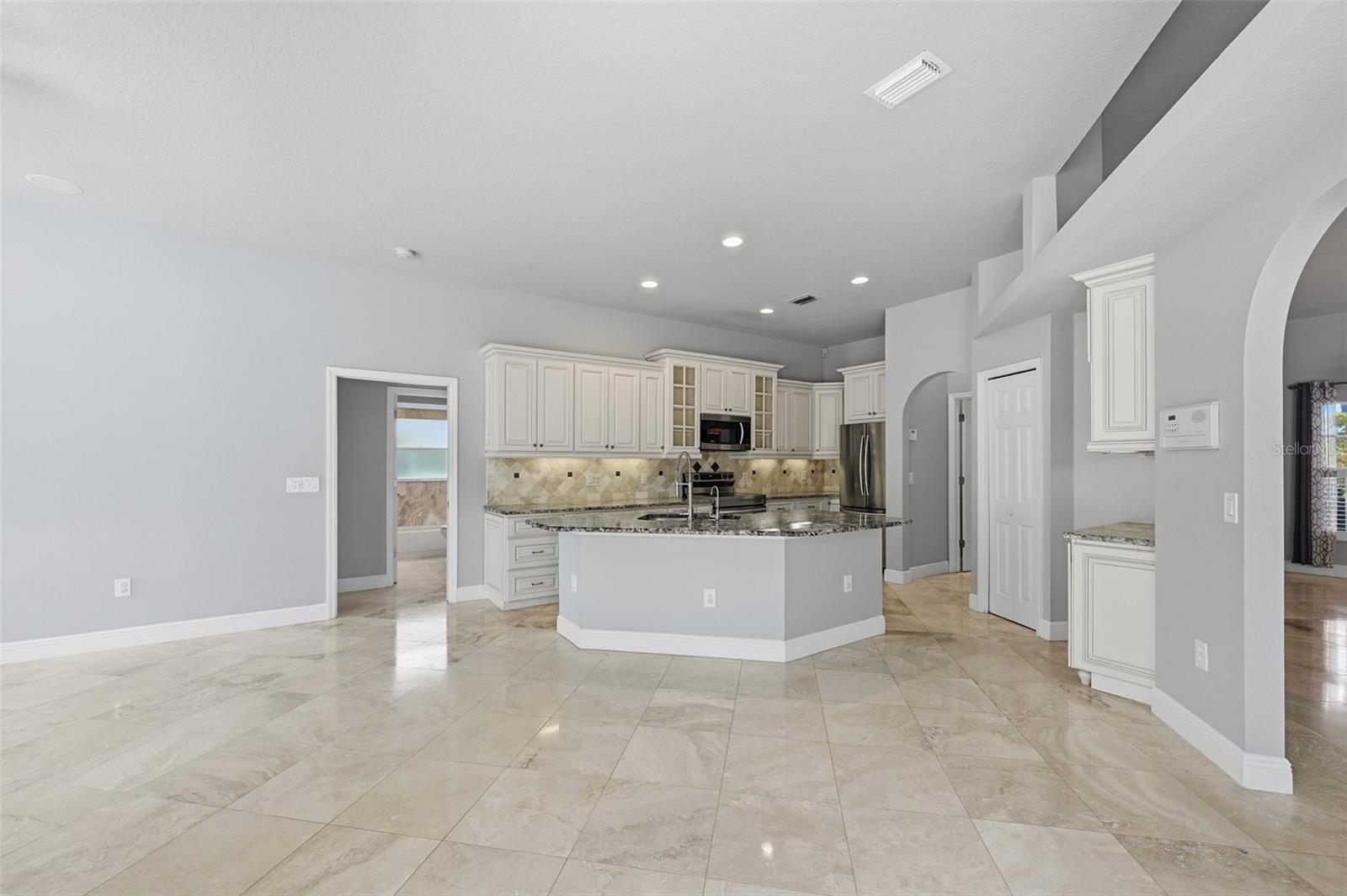 501 MANISHA PL — photo 16