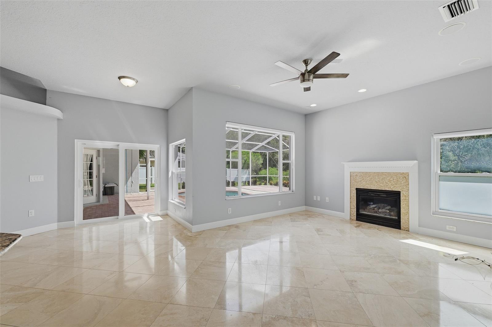 501 MANISHA PL — photo 12