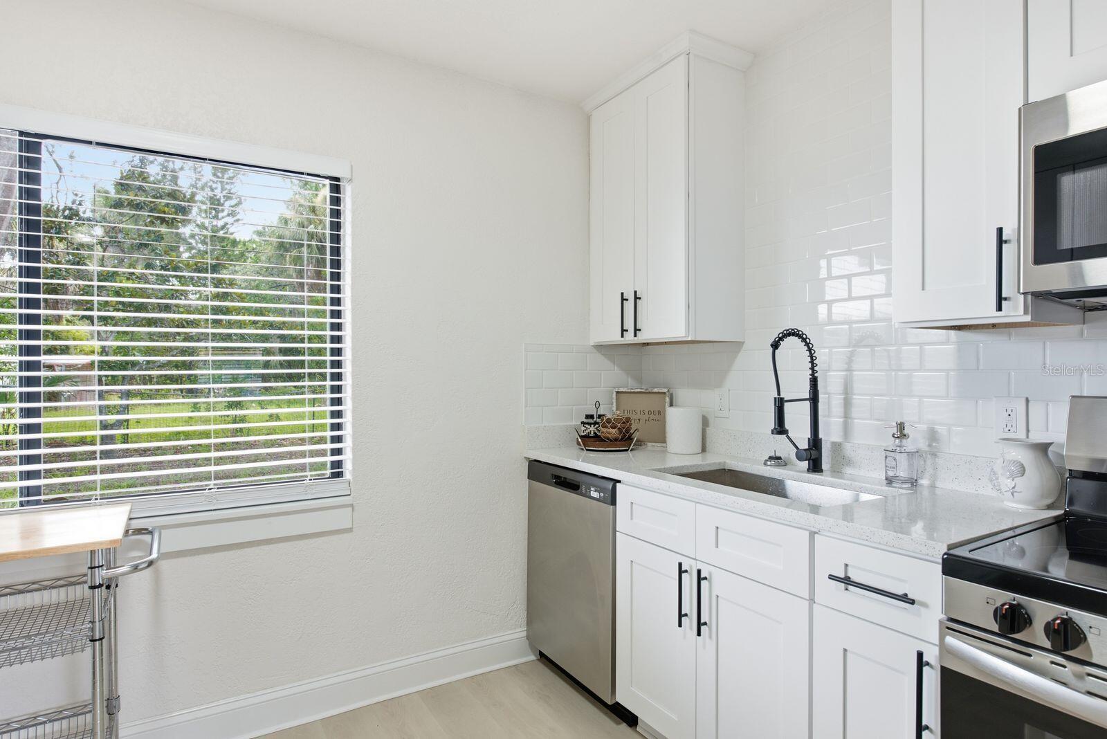 5307 BERKLEY RD — photo 12