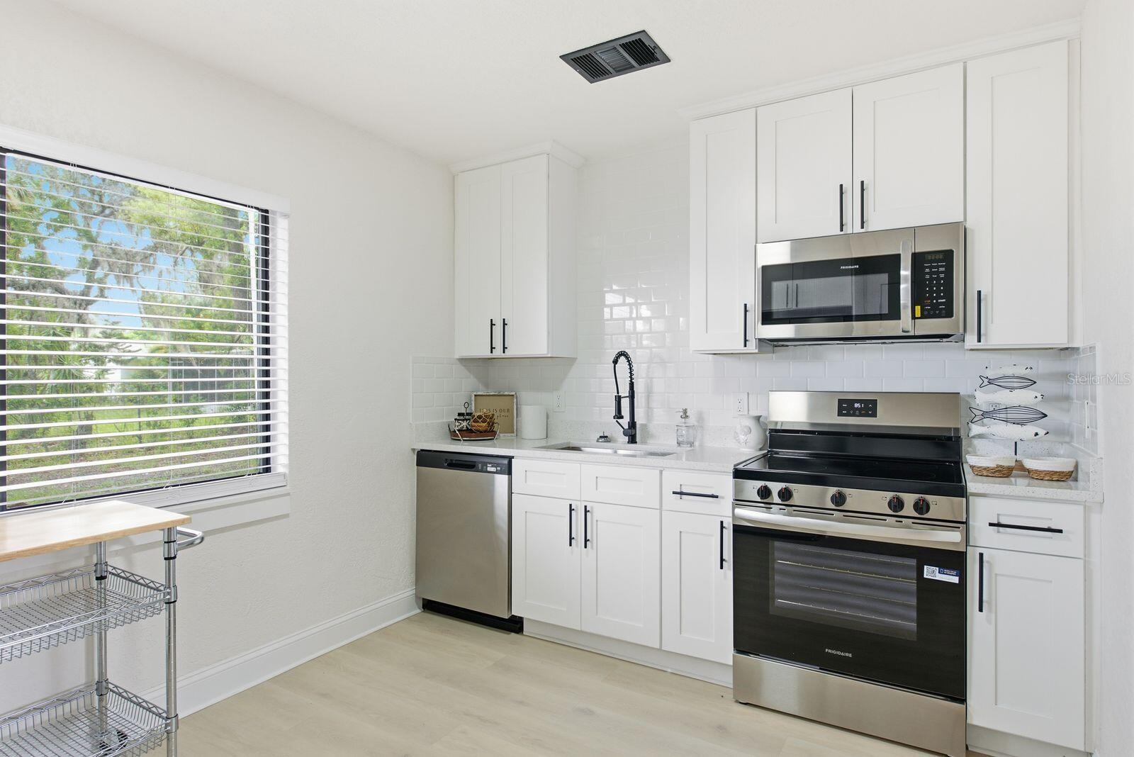 5307 BERKLEY RD — photo 11