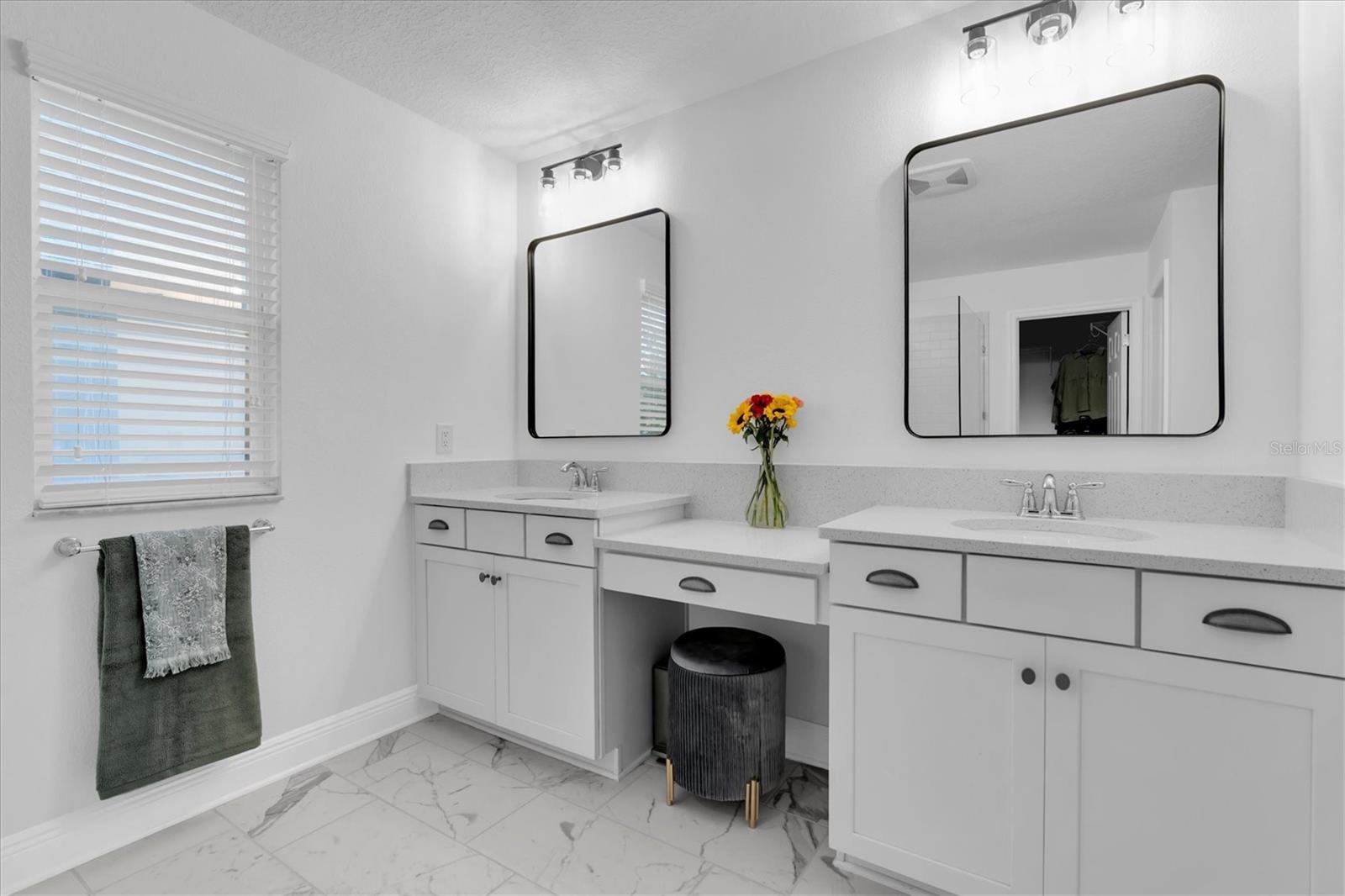 3060 CHAPIN PASS — photo 23