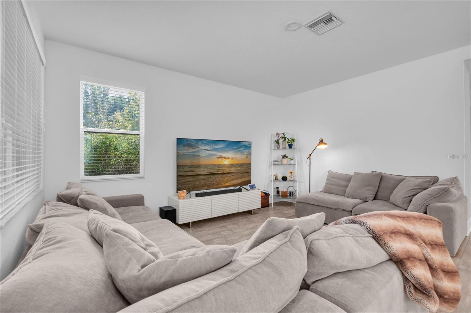 3060 CHAPIN PASS — photo 15
