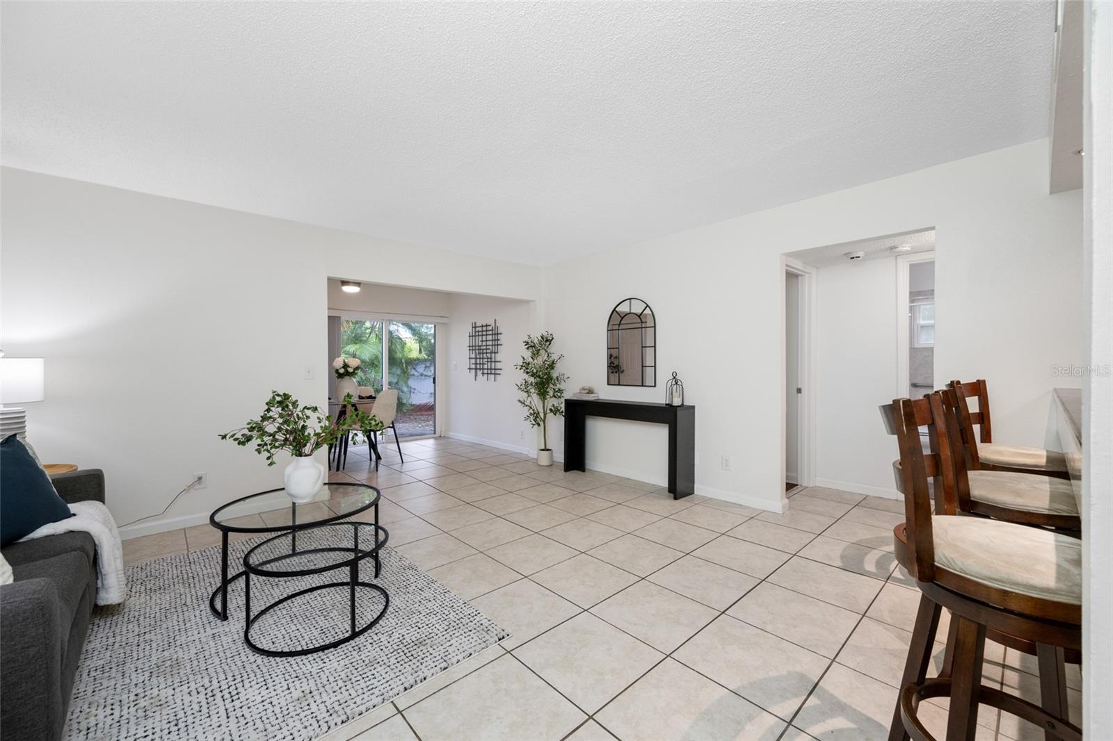 131 N MERCURY AVE #131 — photo 6
