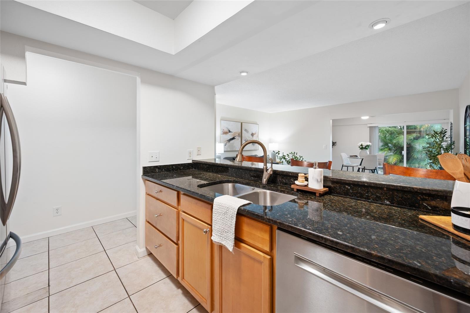 131 N MERCURY AVE #131 — photo 12