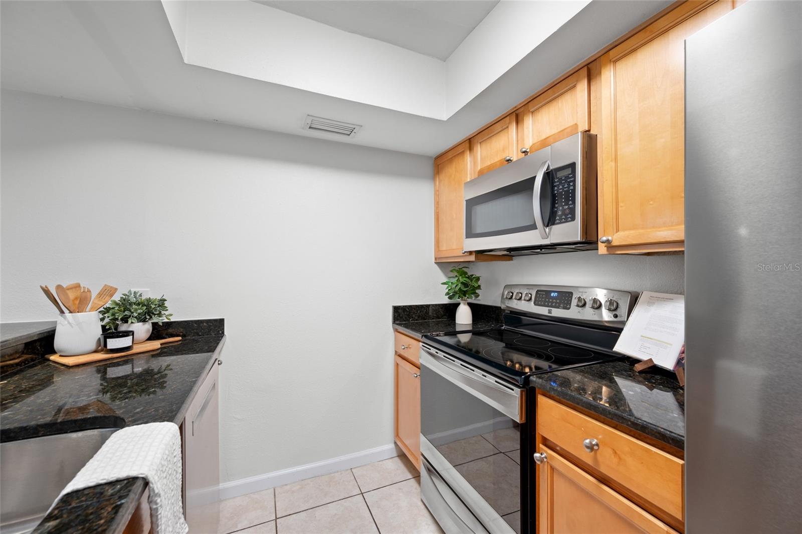131 N MERCURY AVE #131 — photo 15