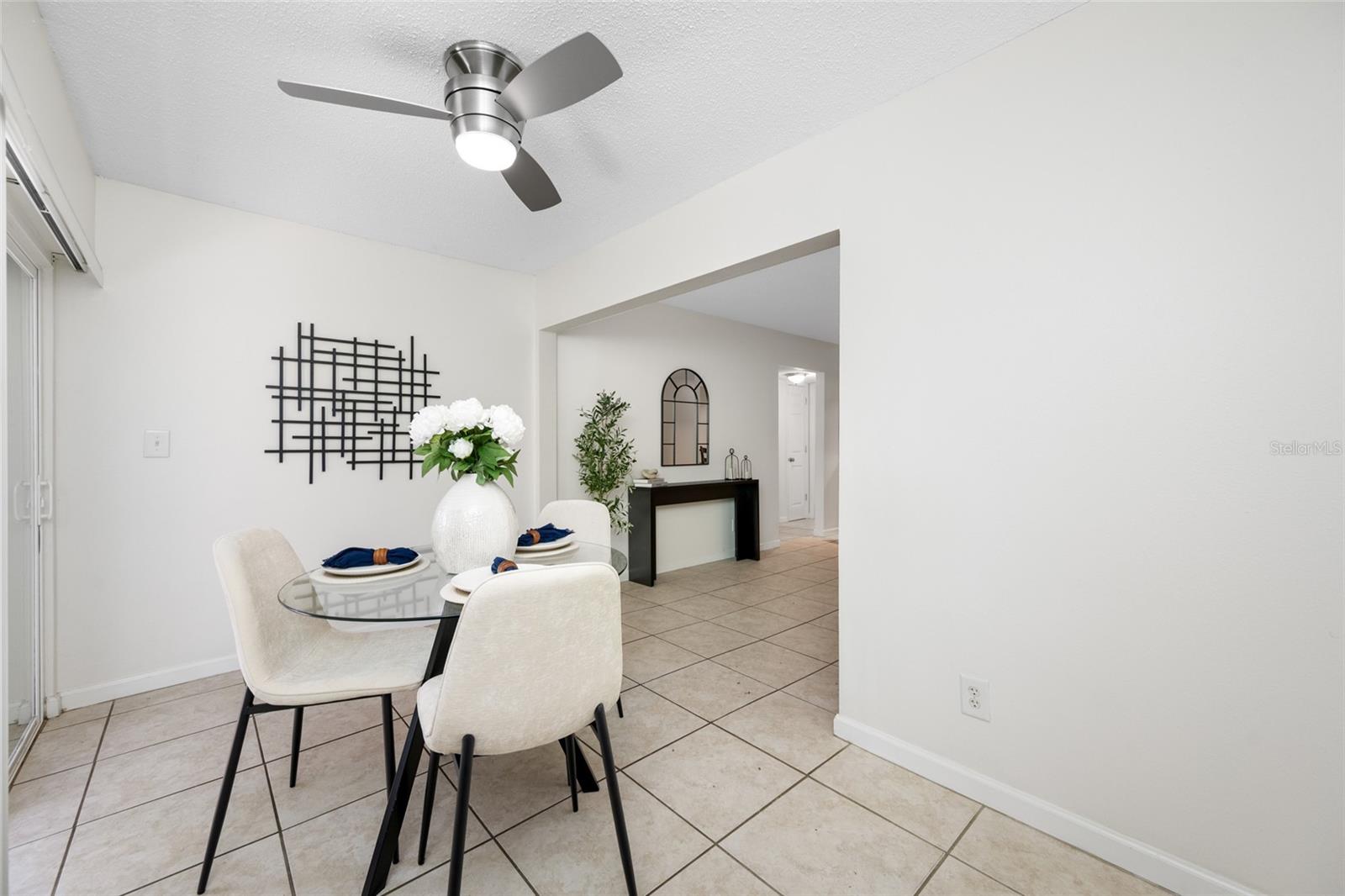 131 N MERCURY AVE #131 — photo 9