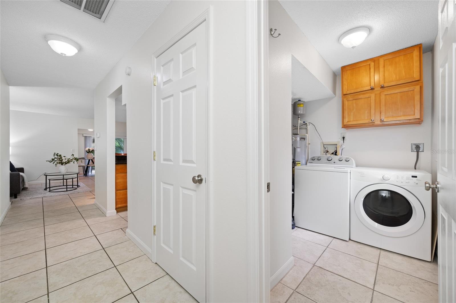 131 N MERCURY AVE #131 — photo 24