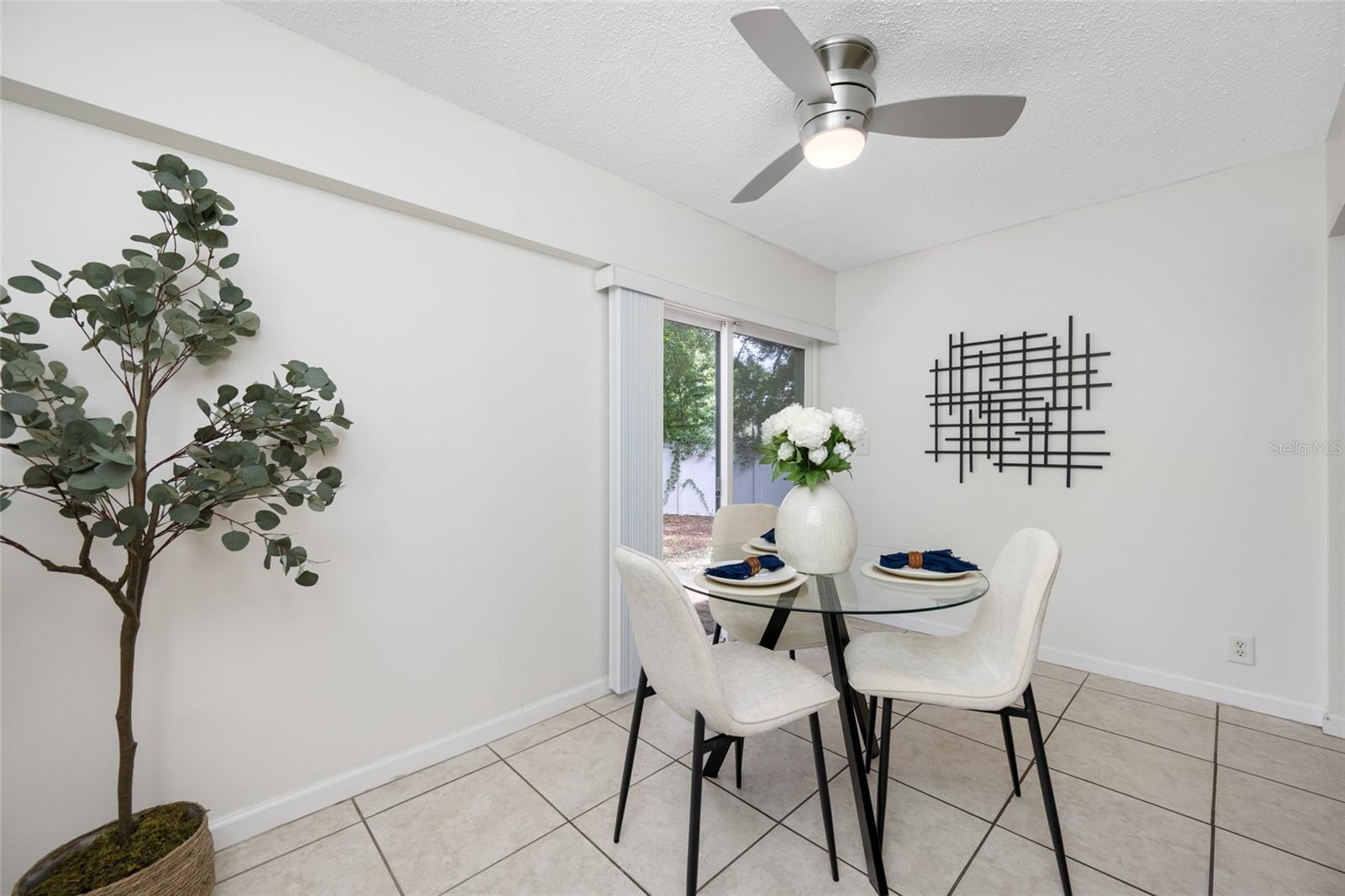 131 N MERCURY AVE #131 — photo 8