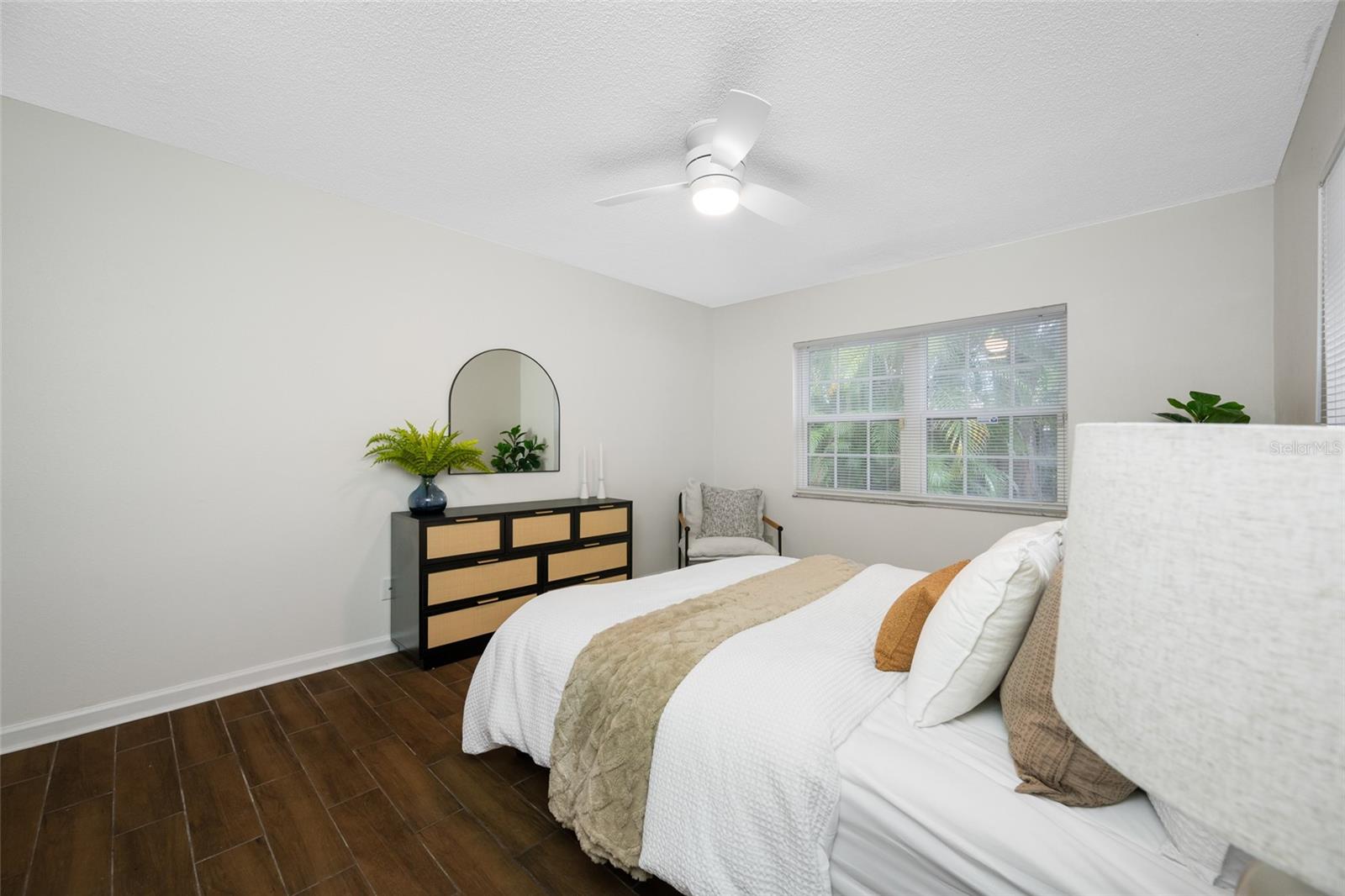 131 N MERCURY AVE #131 — photo 18