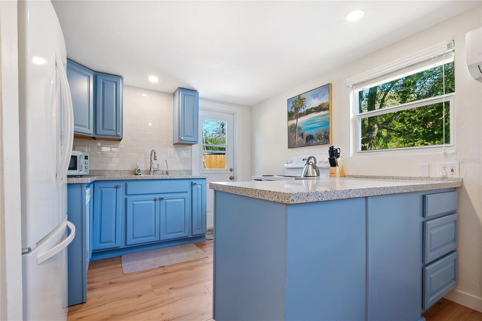 2311 WALDEMERE ST #B — photo 3