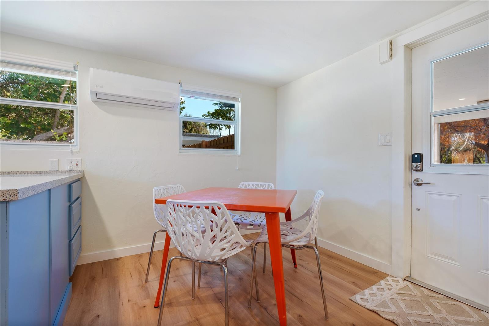 2311 WALDEMERE ST #B — photo 8