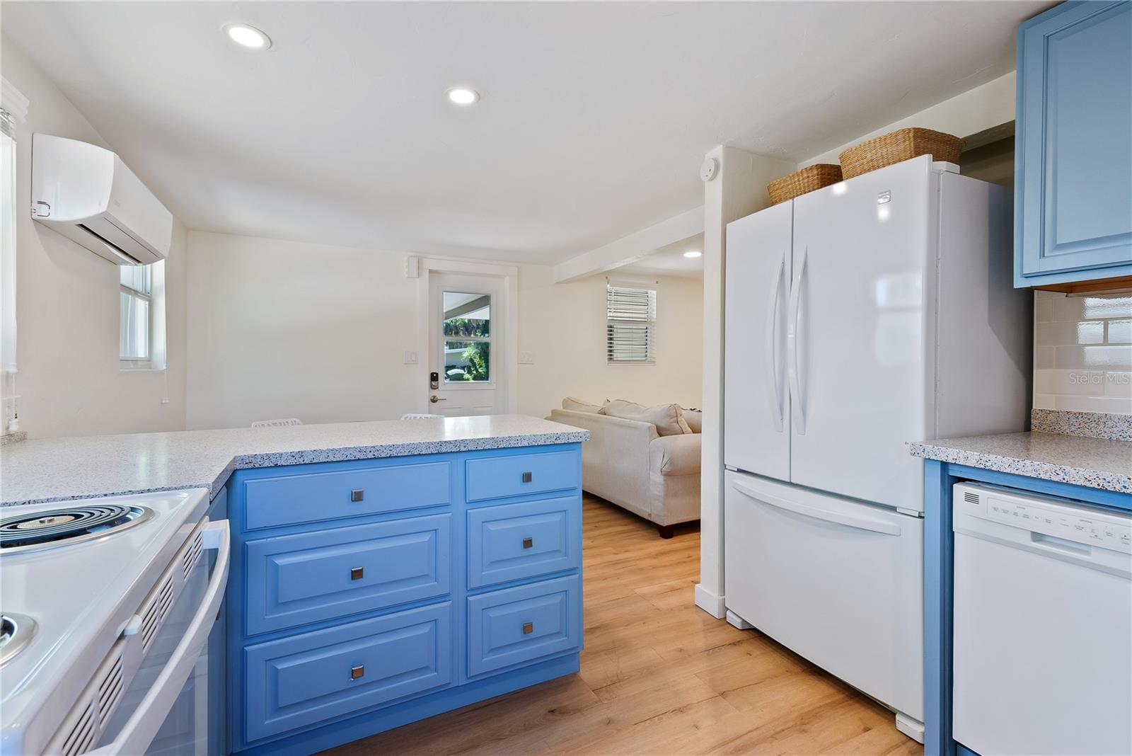 2311 WALDEMERE ST #B — photo 5