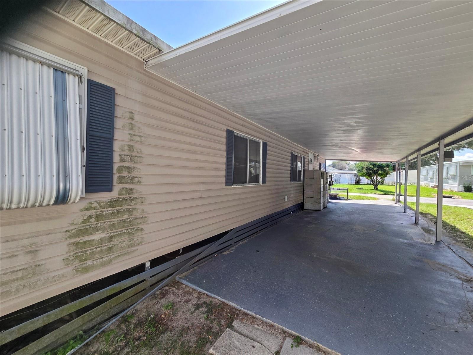 6336 WEALTHY LN — photo 28