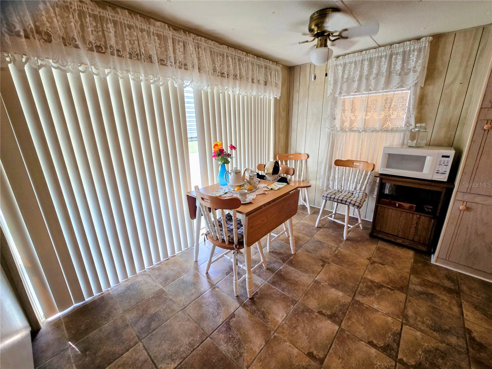 6336 WEALTHY LN — photo 9