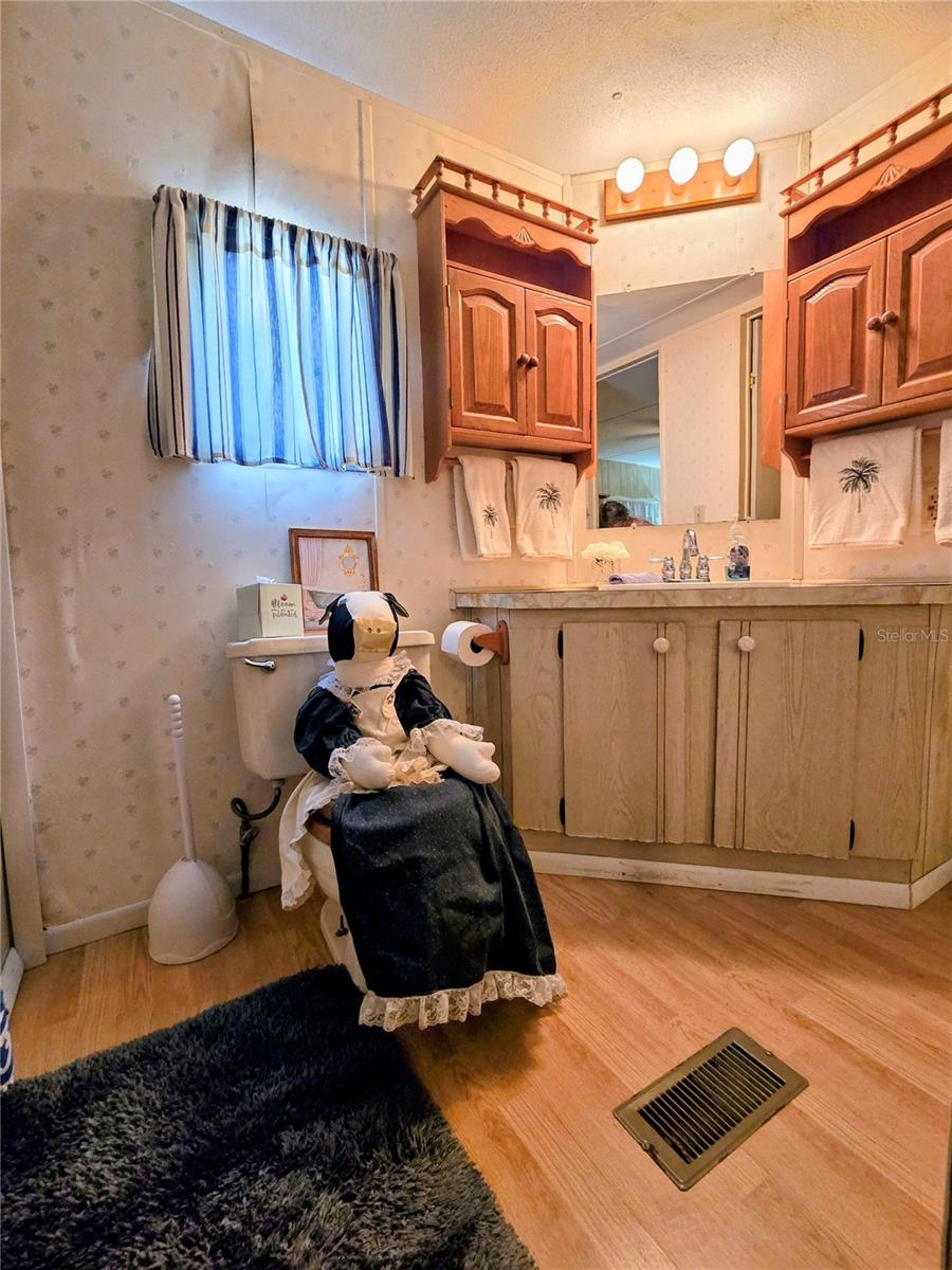 6336 WEALTHY LN — photo 18