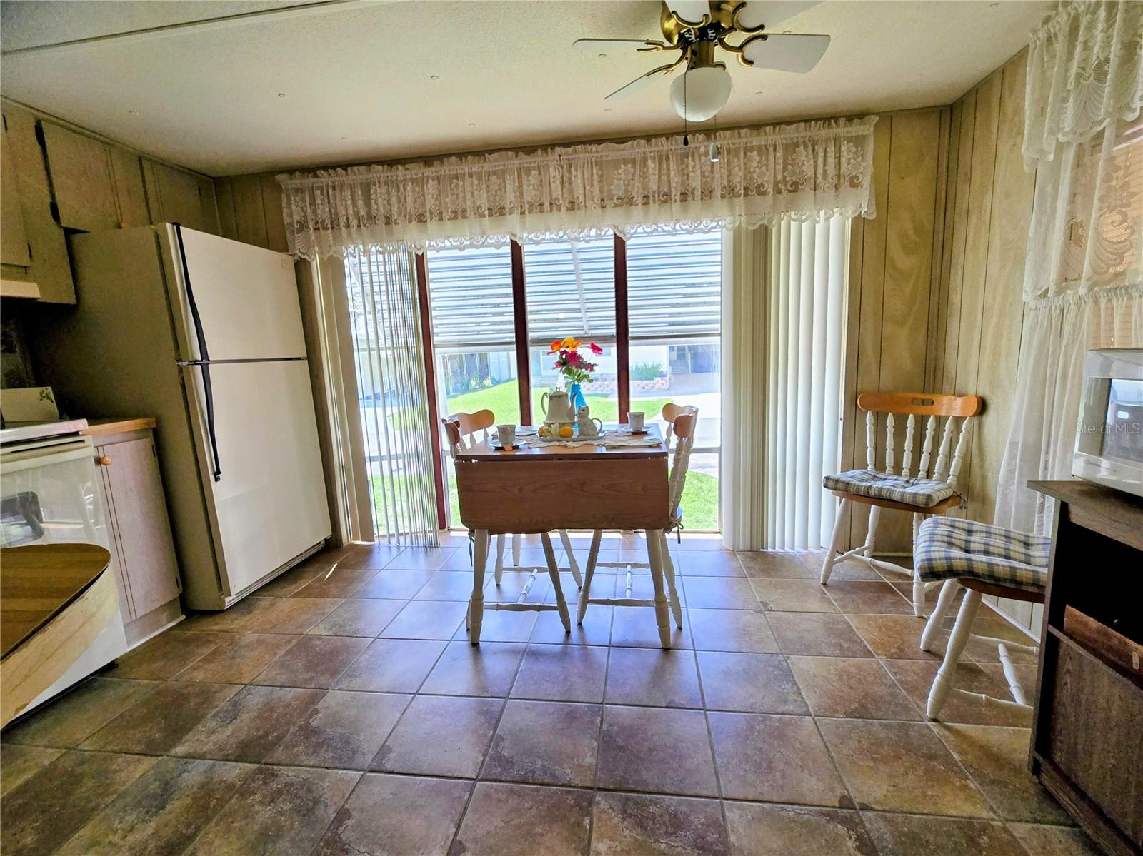 6336 WEALTHY LN — photo 7