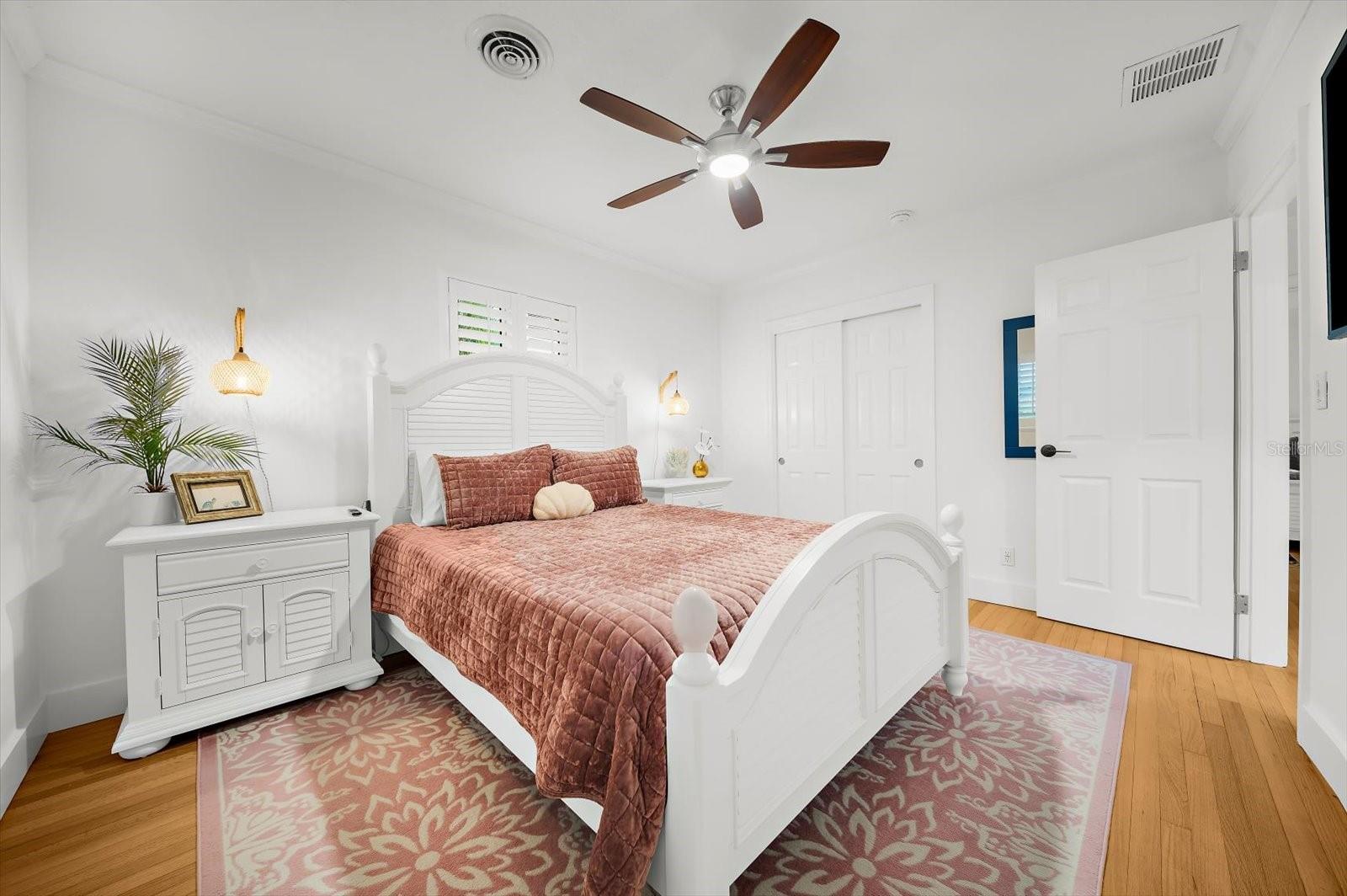 751 MANDALAY AVE — photo 23