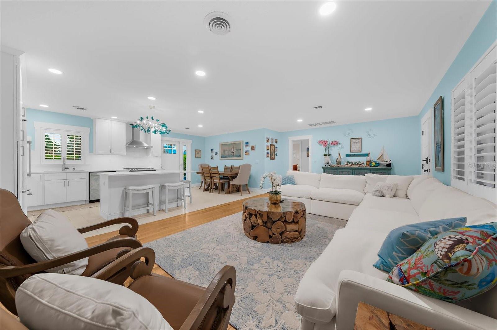 751 MANDALAY AVE — photo 5