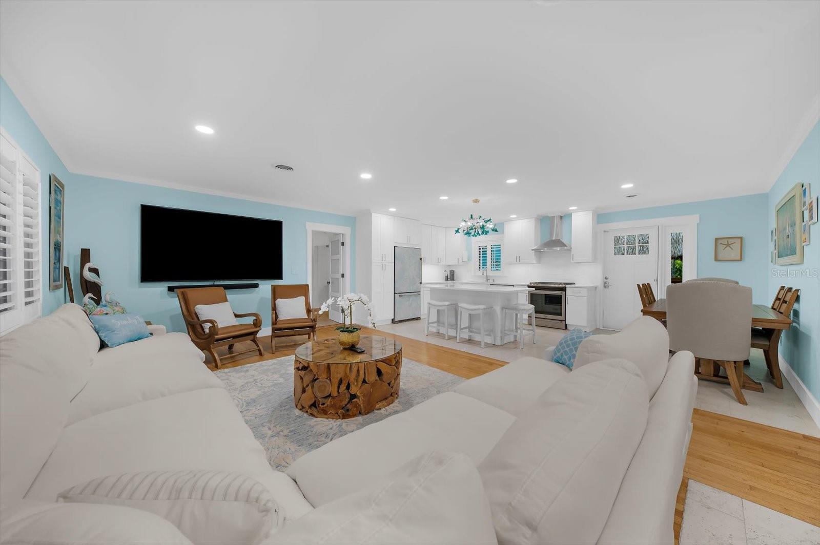 751 MANDALAY AVE — photo 6
