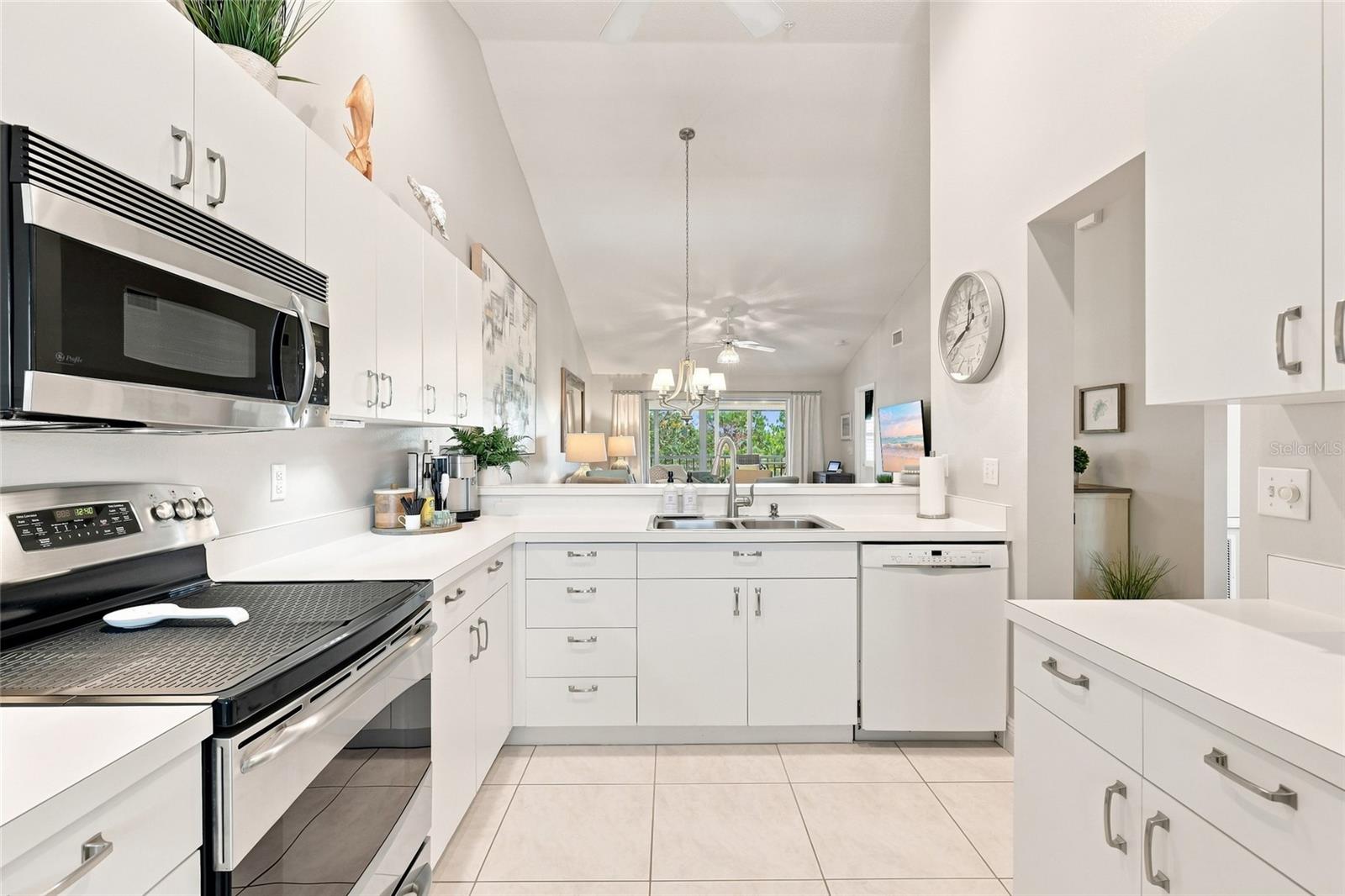 8735 OLDE HICKORY AVE #8304 — photo 13