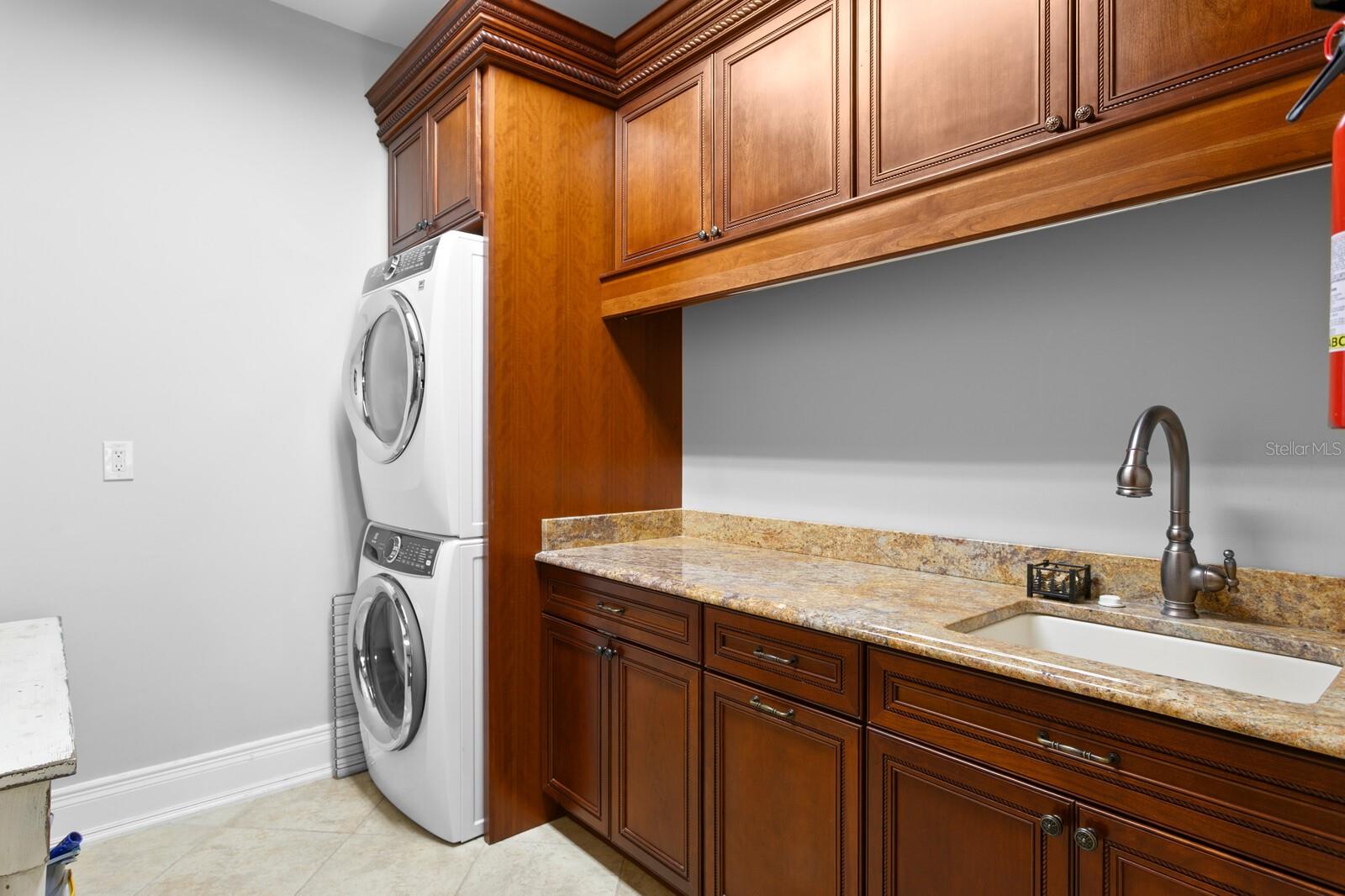 7850 FOUR PINES RD — photo 40
